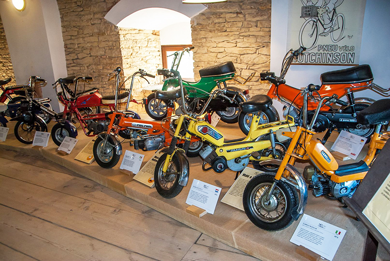 Zámek Nové Hrady - Muzeum motokol